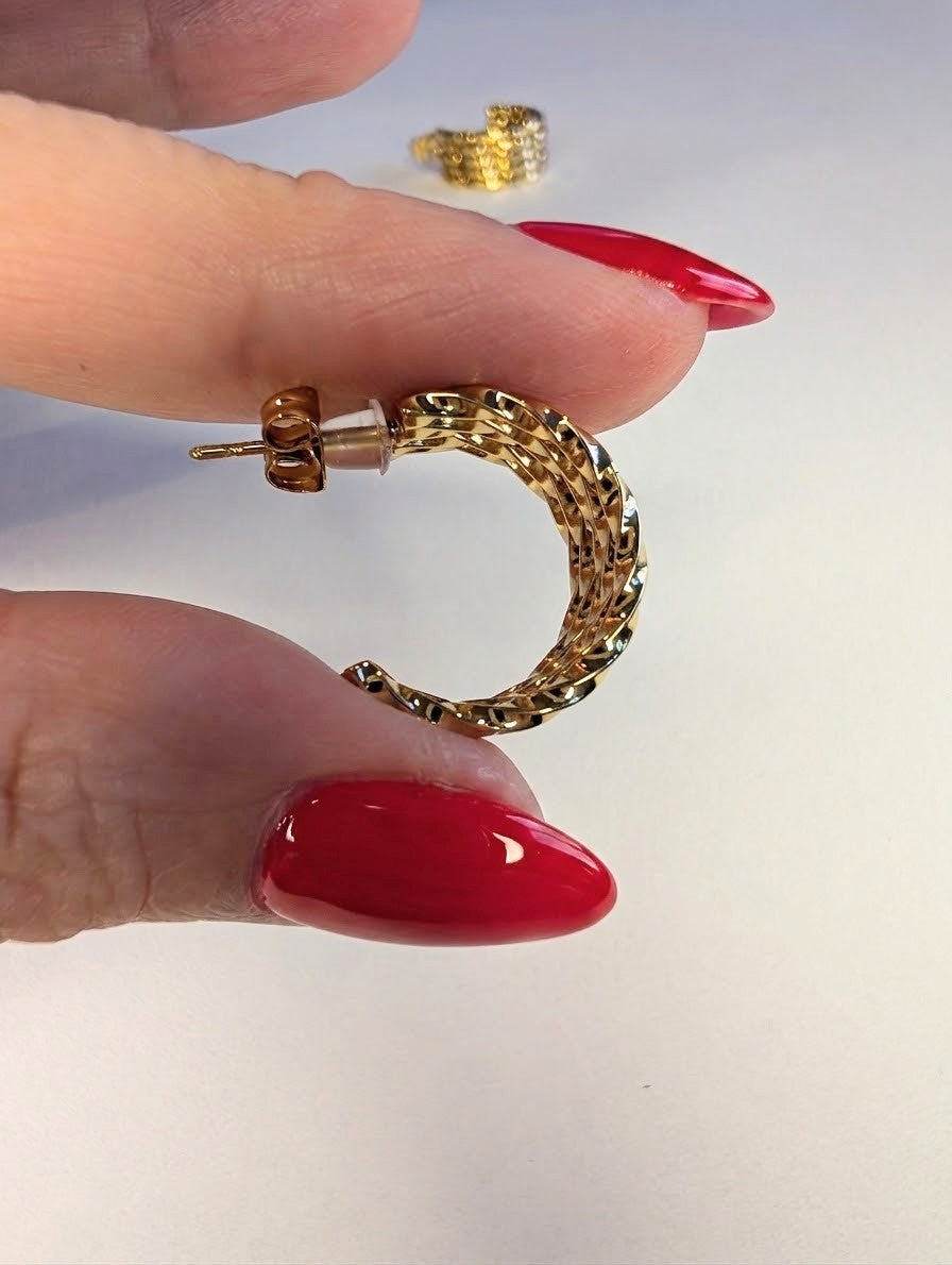 The Oro Ribbed Hoops